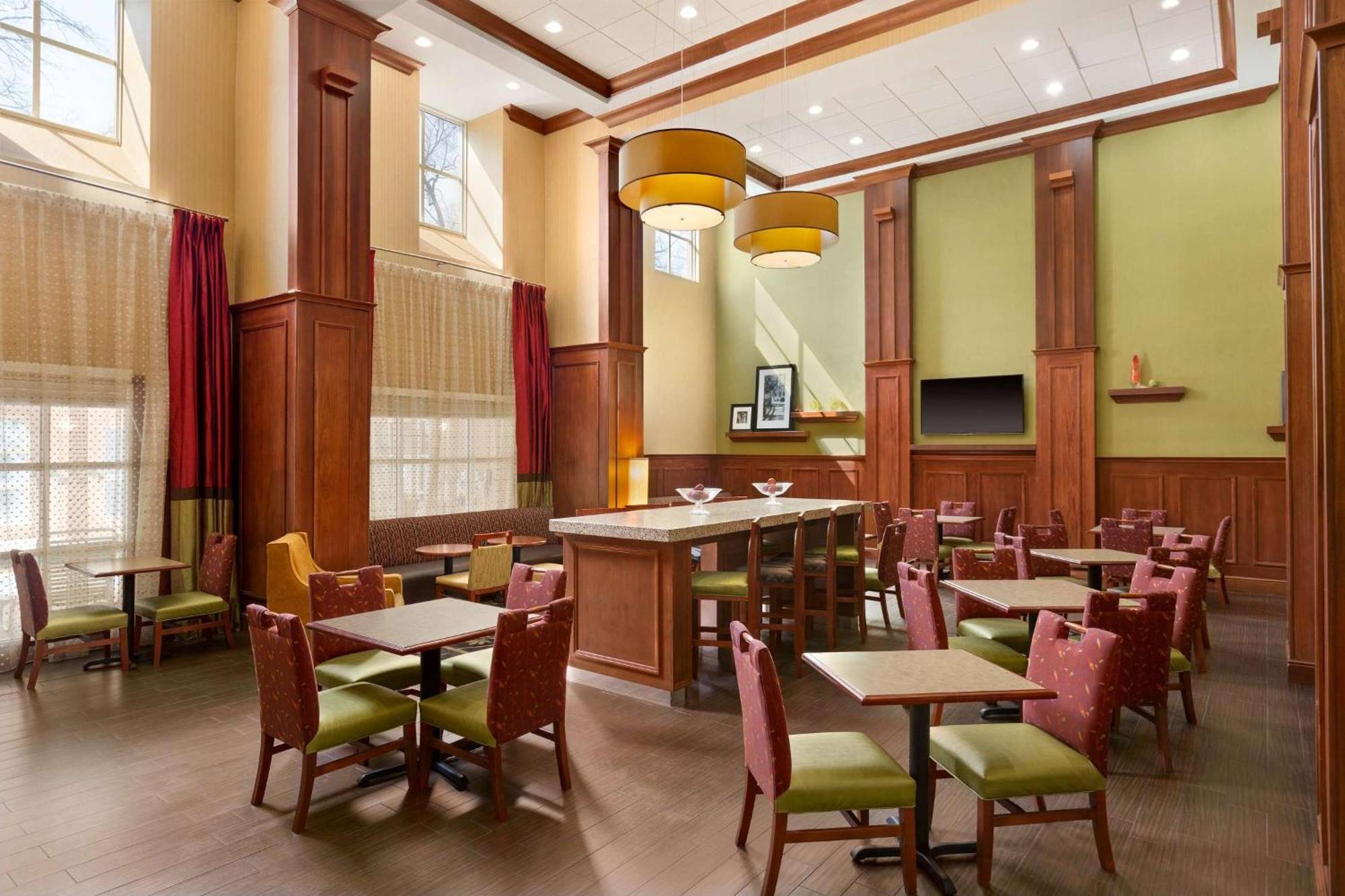 Hampton Inn & Suites Williamsburg Historic District Dış mekan fotoğraf